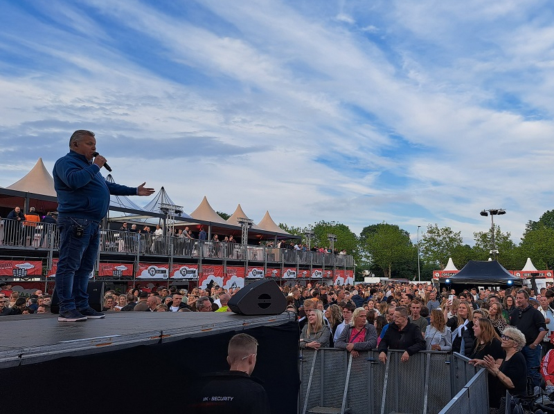 Jordaan in de Polder: schorre kelen na tweedaags meezingfestijn (met video)