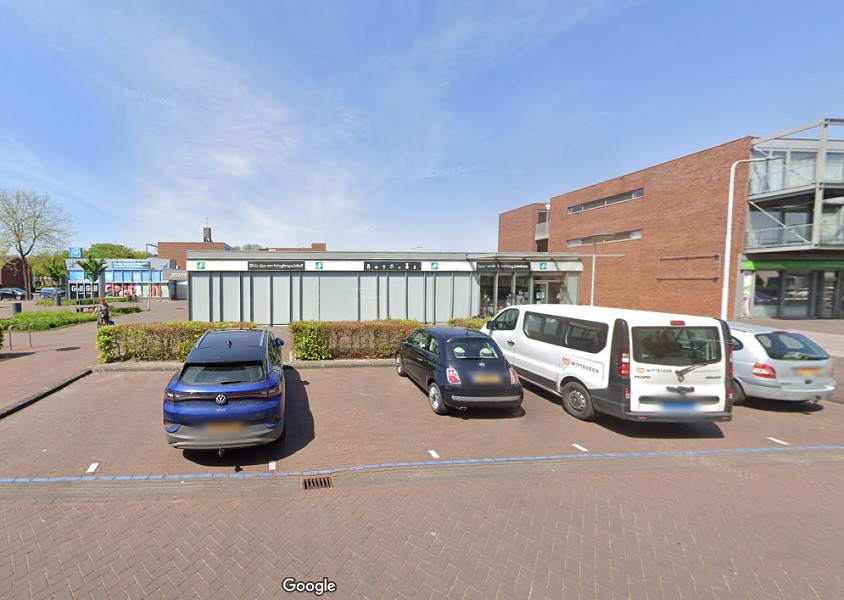 Een foto van het huidige pand van De Kans in Biddinghuizen, een voormalige kringloopwinkel. 